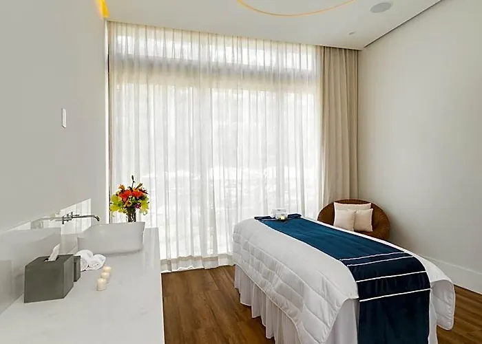 Hotel La Valencia &