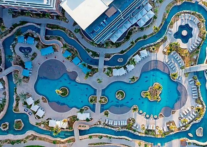 Hotel La Valencia & Tourist Corridor