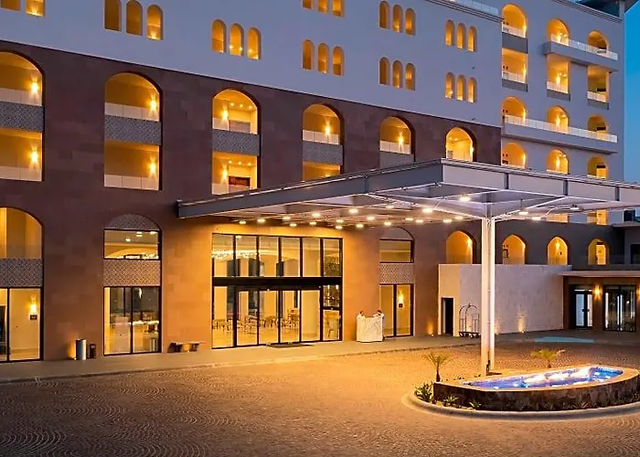 La Valencia & Hotel Tourist Corridor