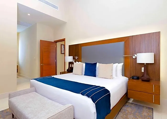 La Valencia & Hotel 4*